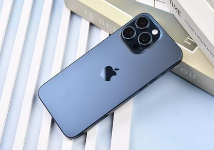 林西苹果维修点分享iPhone 15 Pro Max屏幕更换全新实操风险 